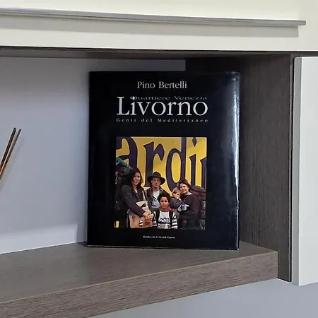 Tra Canali E Sapori Locali