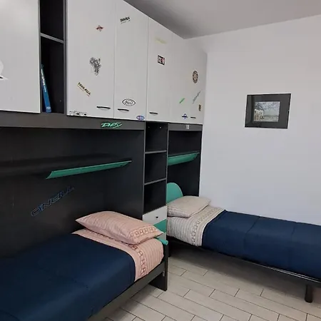 Tra Canali E Sapori Locali *