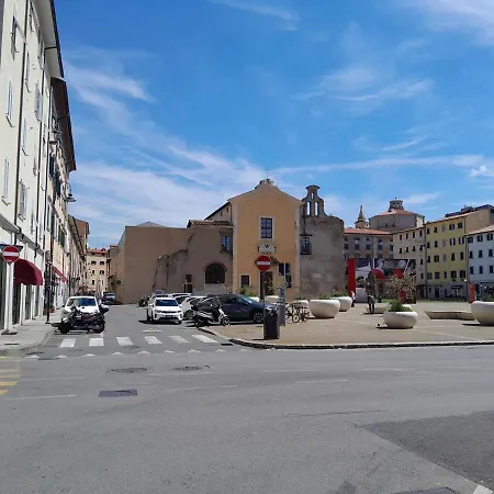 Tra Canali E Sapori Locali Livorno